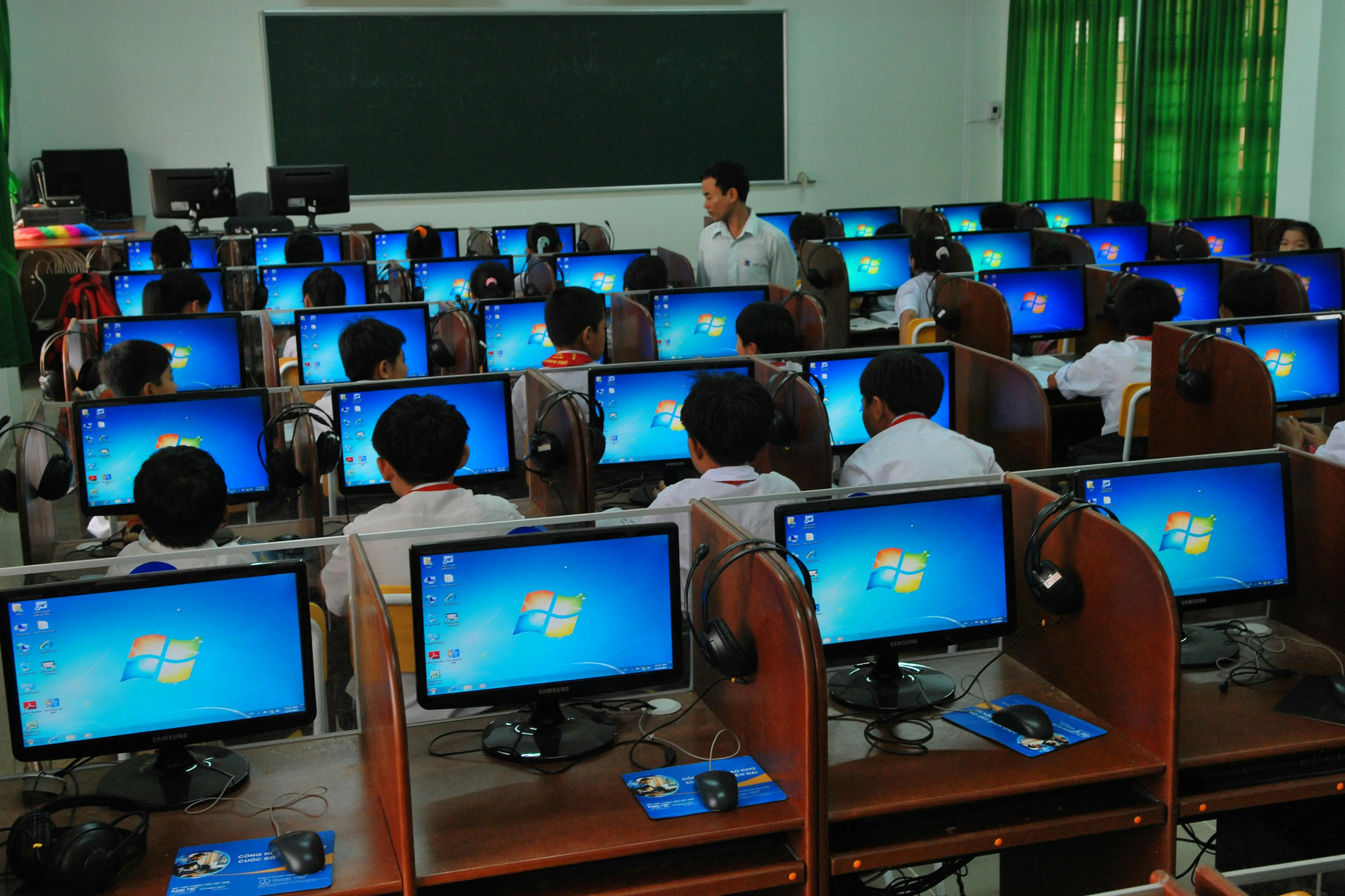 Distribusi sekolah skala nasional